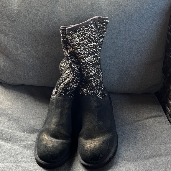 Ugg Boots - Picture 3 of 6